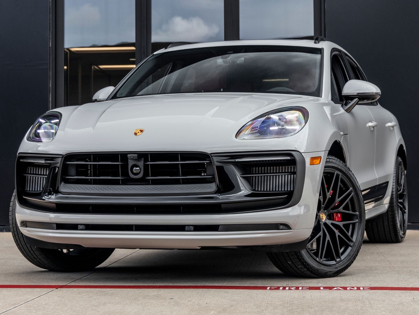 2026 Porsche Macan Macan GTS
