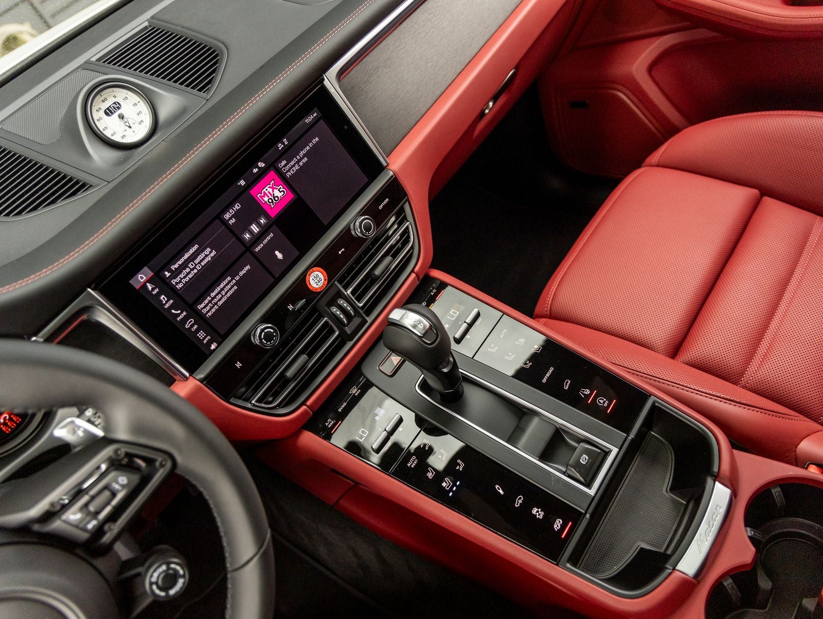 2026 Porsche Macan Macan GTS