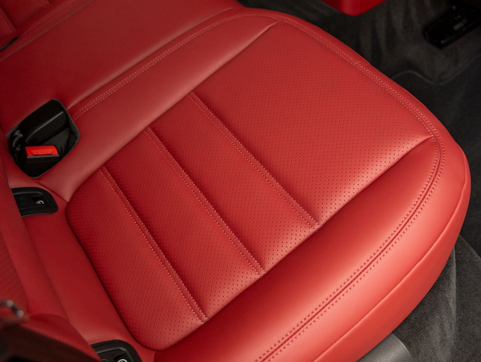 2026 Porsche Macan Macan GTS