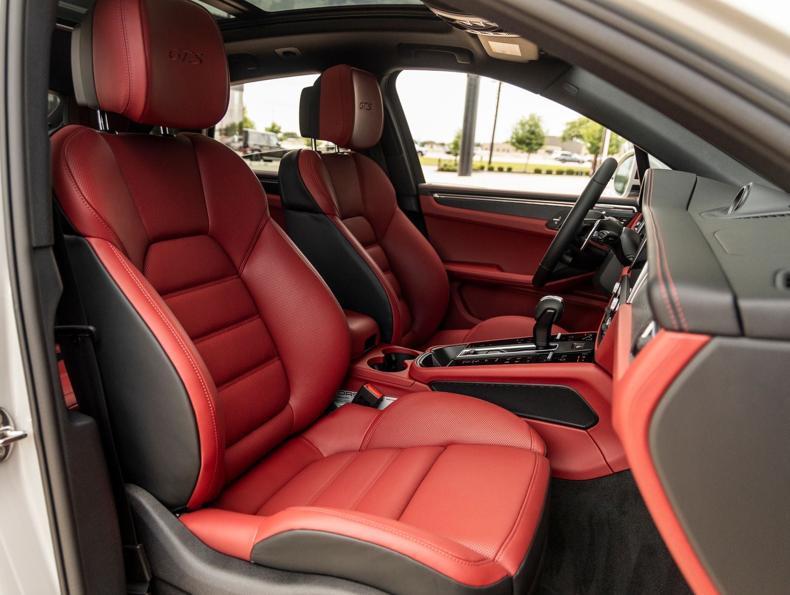 2026 Porsche Macan Macan GTS