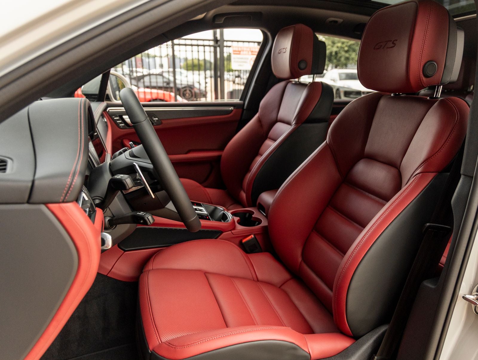 2026 Porsche Macan Macan GTS