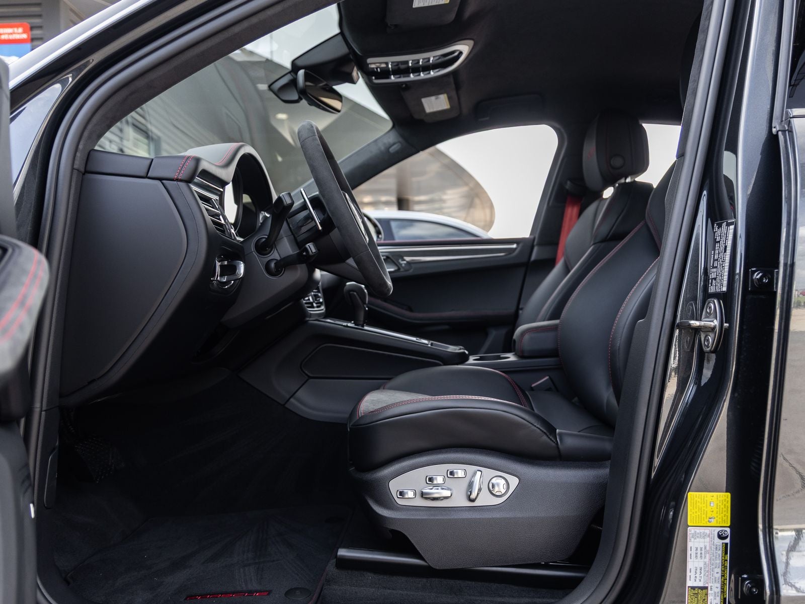 2026 Porsche Macan Macan GTS