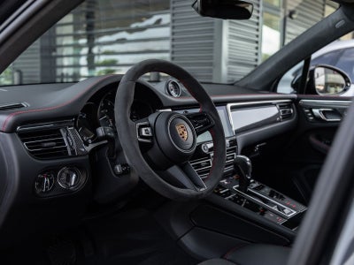 2026 Porsche Macan Macan GTS
