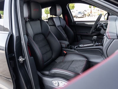 2026 Porsche Macan Macan GTS