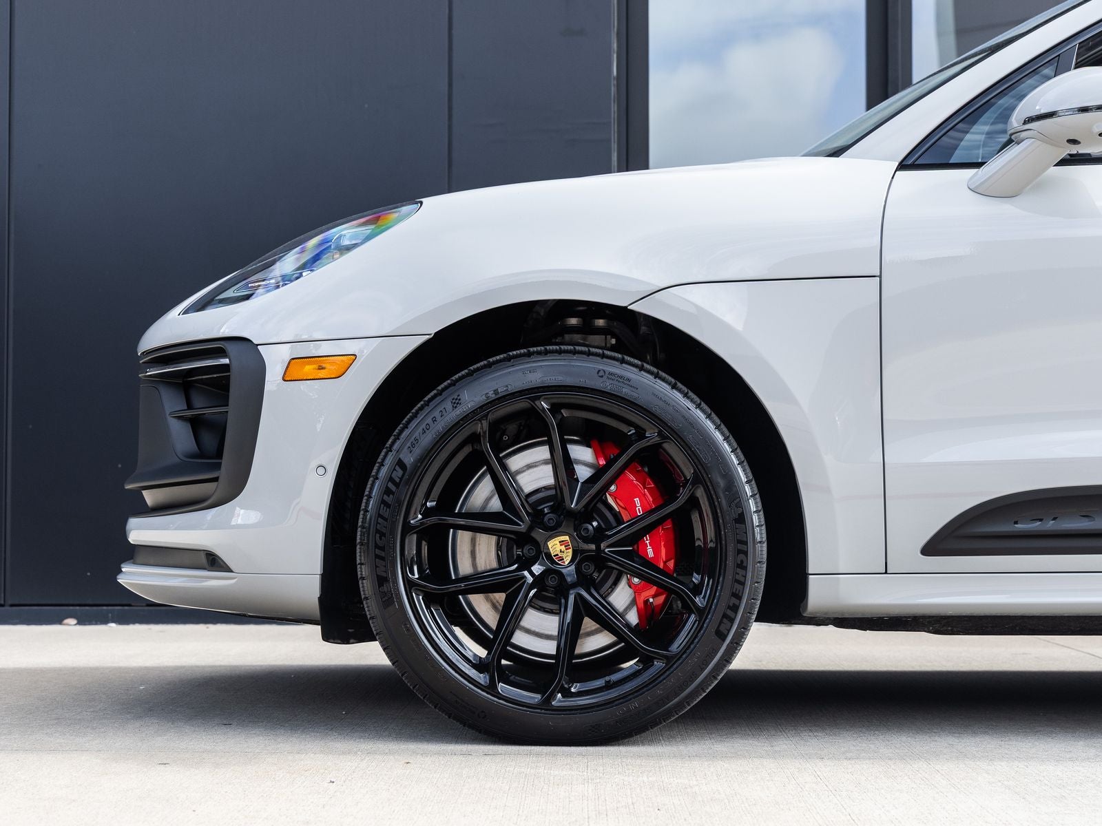 2026 Porsche Macan Macan GTS
