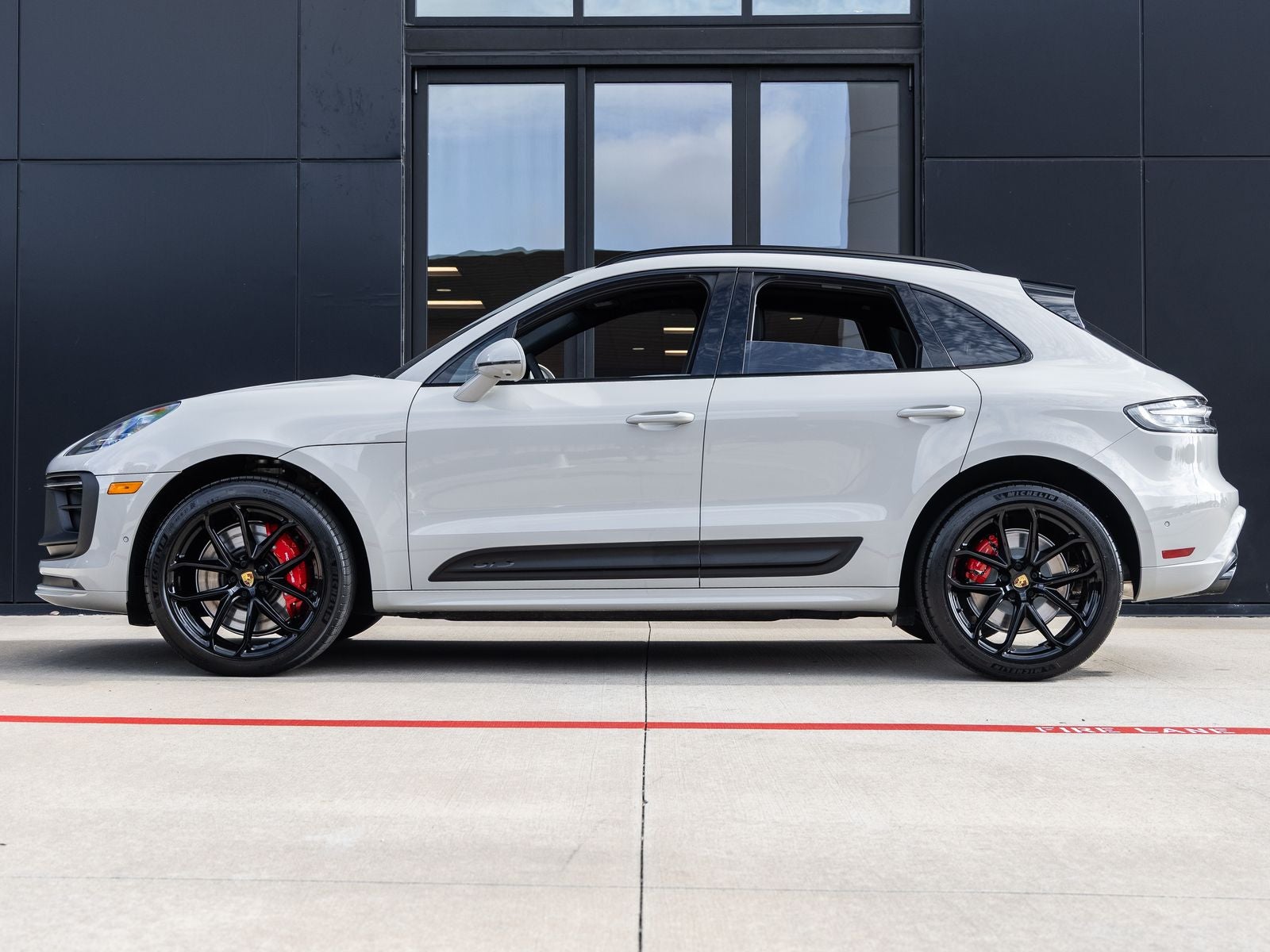 2026 Porsche Macan Macan GTS