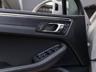2026 Porsche Macan Macan GTS