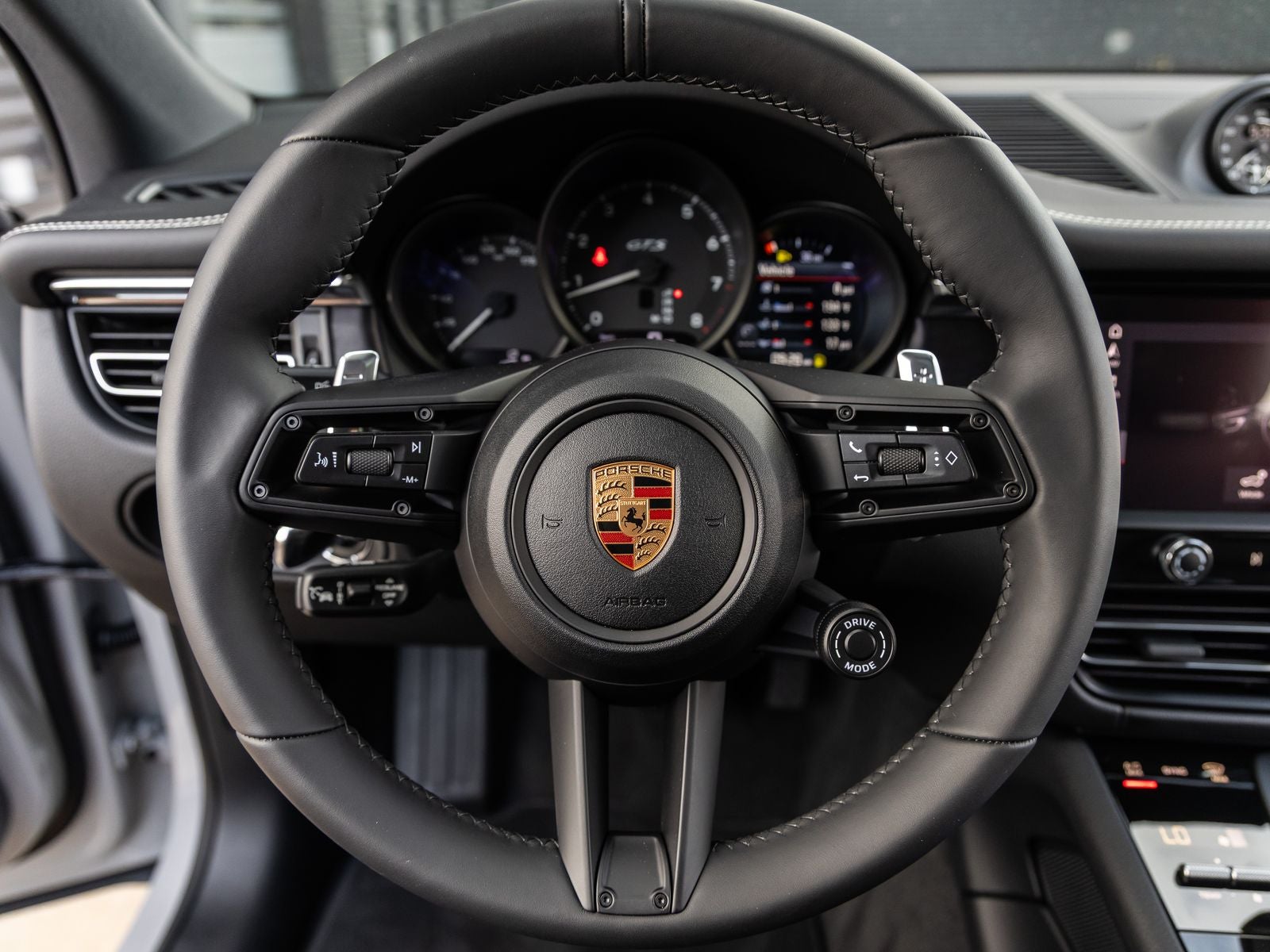 2026 Porsche Macan Macan GTS