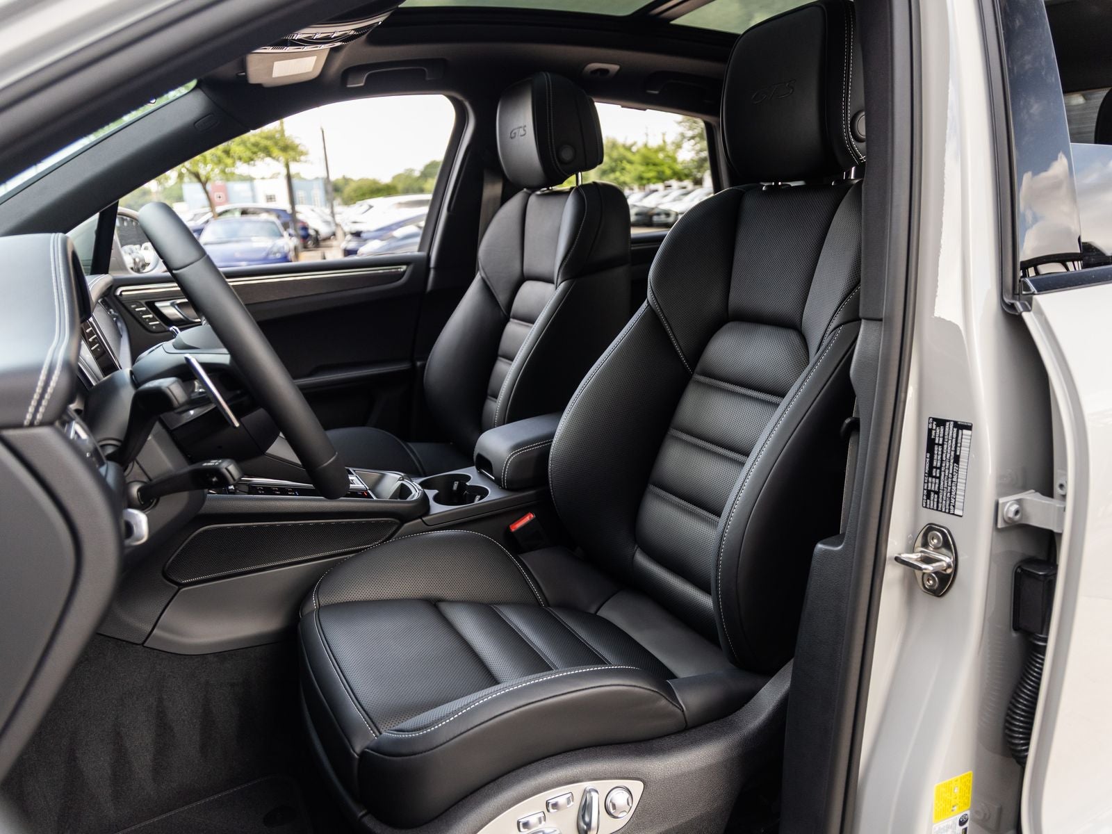 2026 Porsche Macan Macan GTS