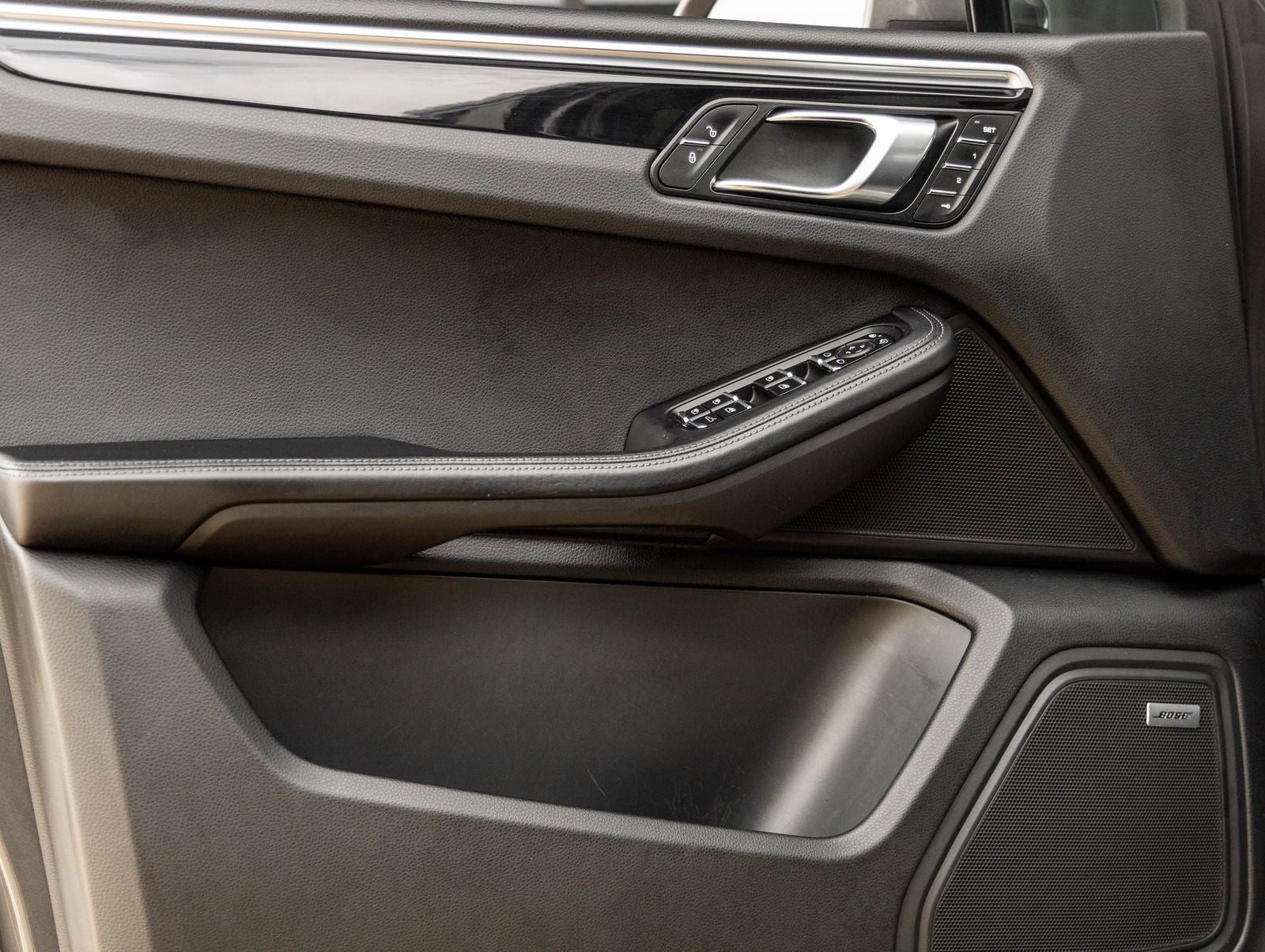 2017 Porsche Macan Turbo