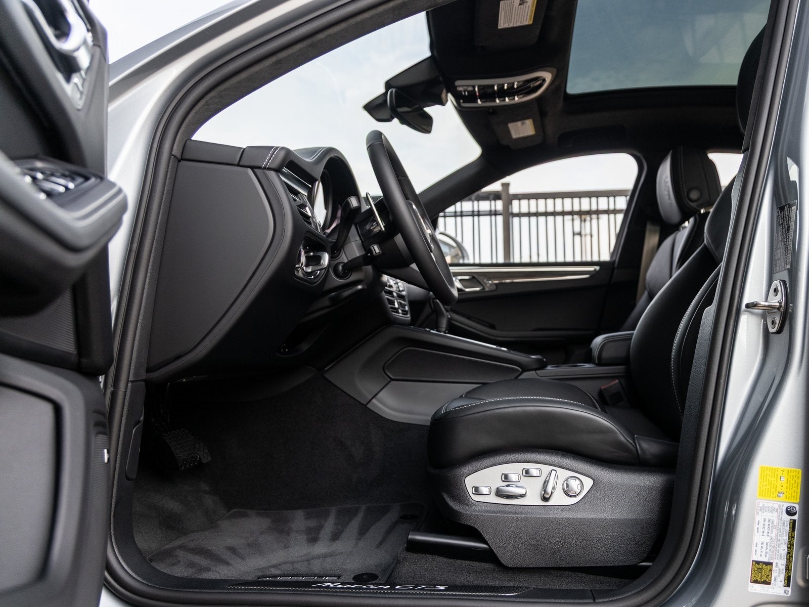 2026 Porsche Macan Macan GTS