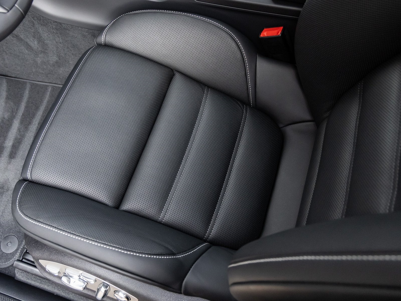 2026 Porsche Macan Macan GTS