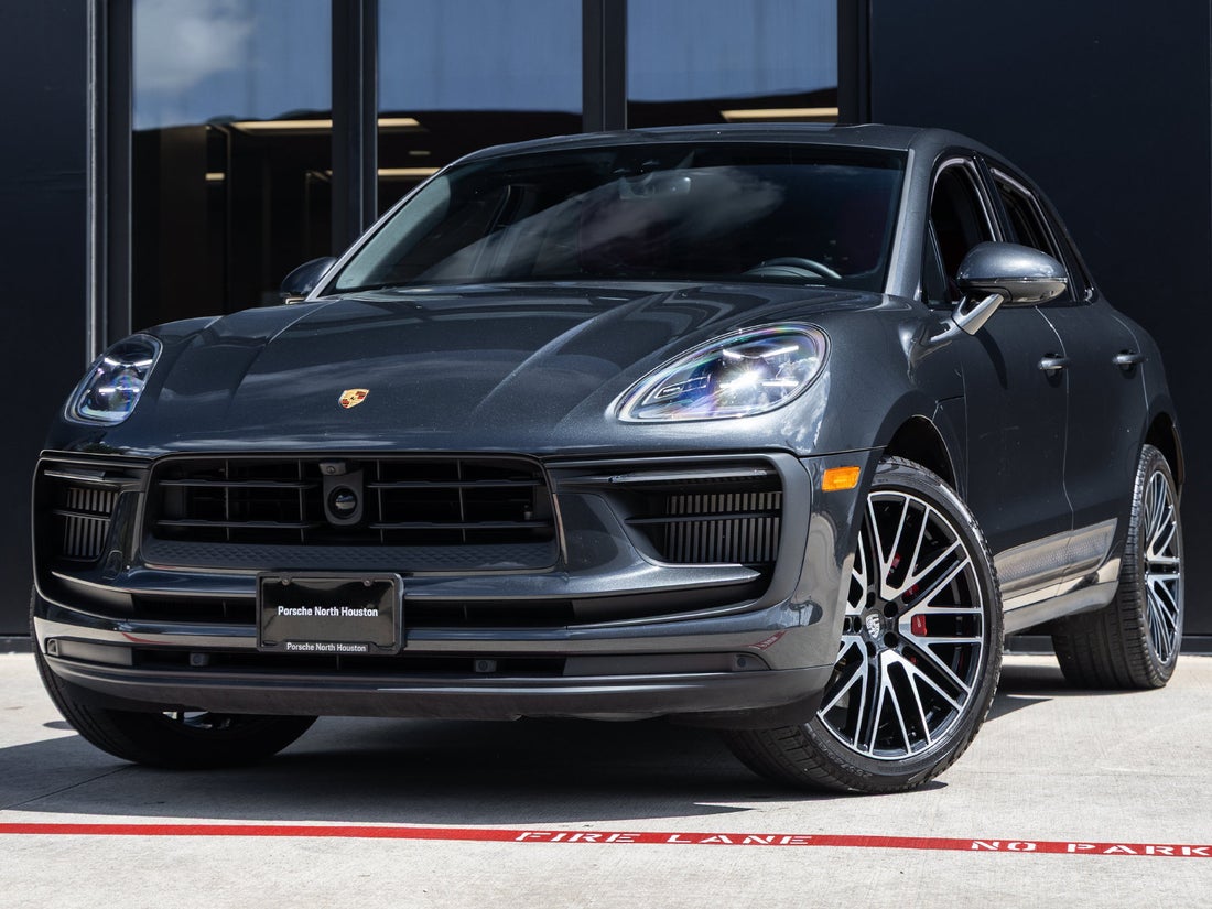 2024 Porsche Macan S — photo 1 of 47