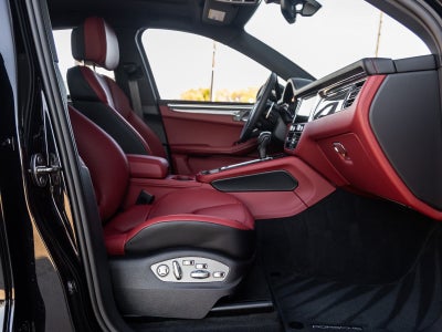 2026 Porsche Macan Macan S