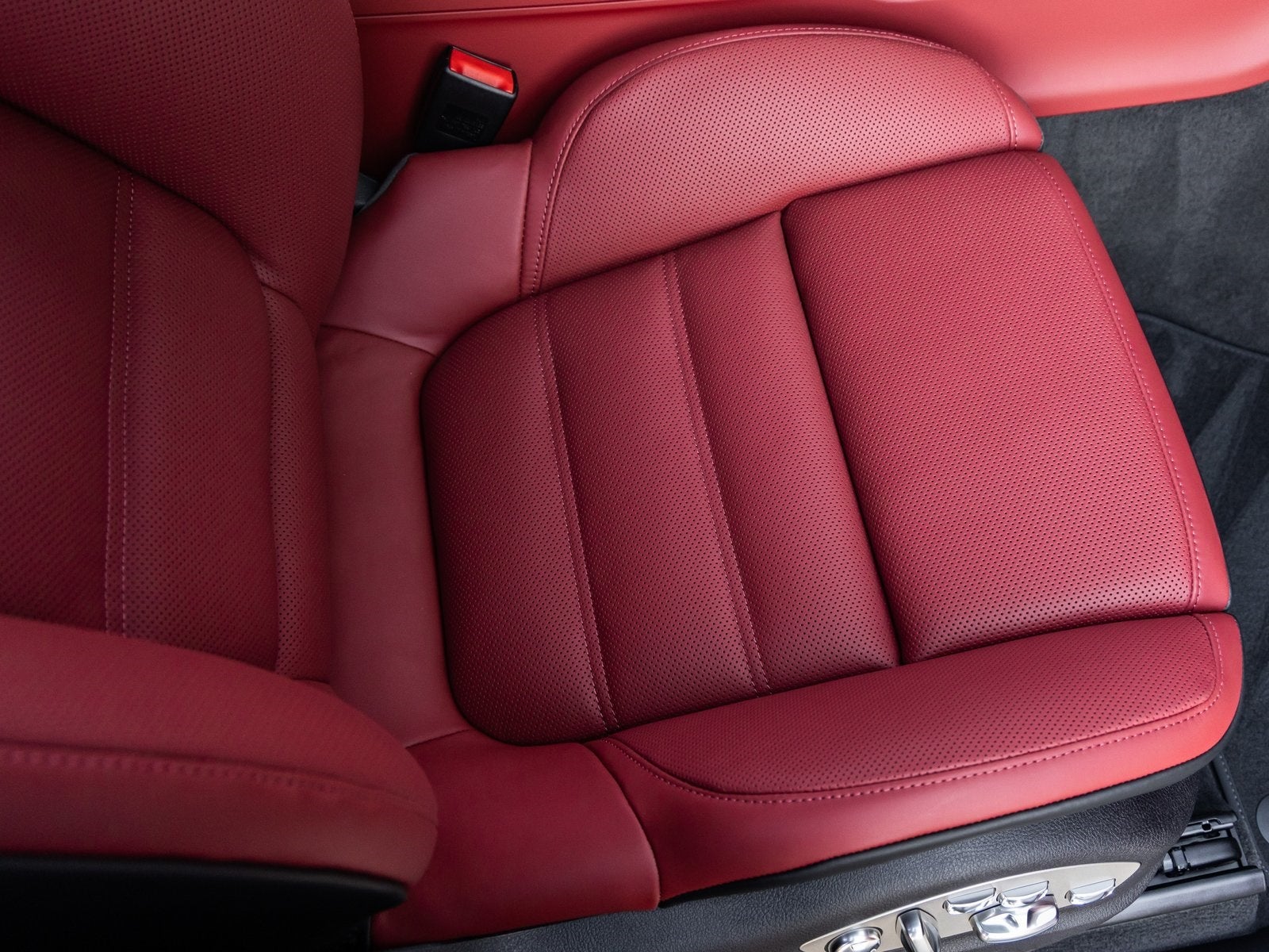 2026 Porsche Macan Macan S