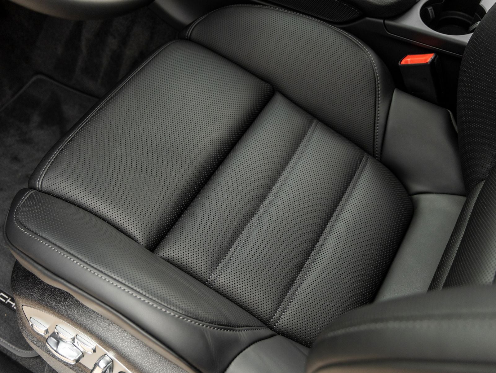 2026 Porsche Macan Macan S