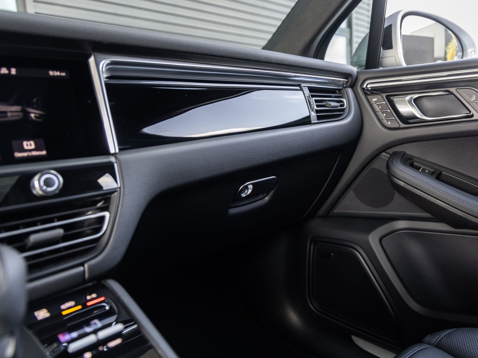 2026 Porsche Macan Macan S