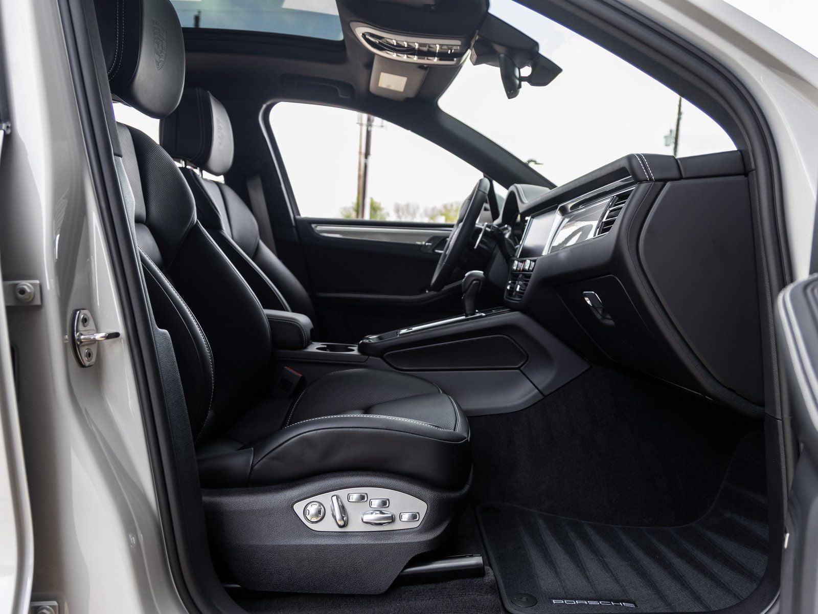 2026 Porsche Macan Macan S