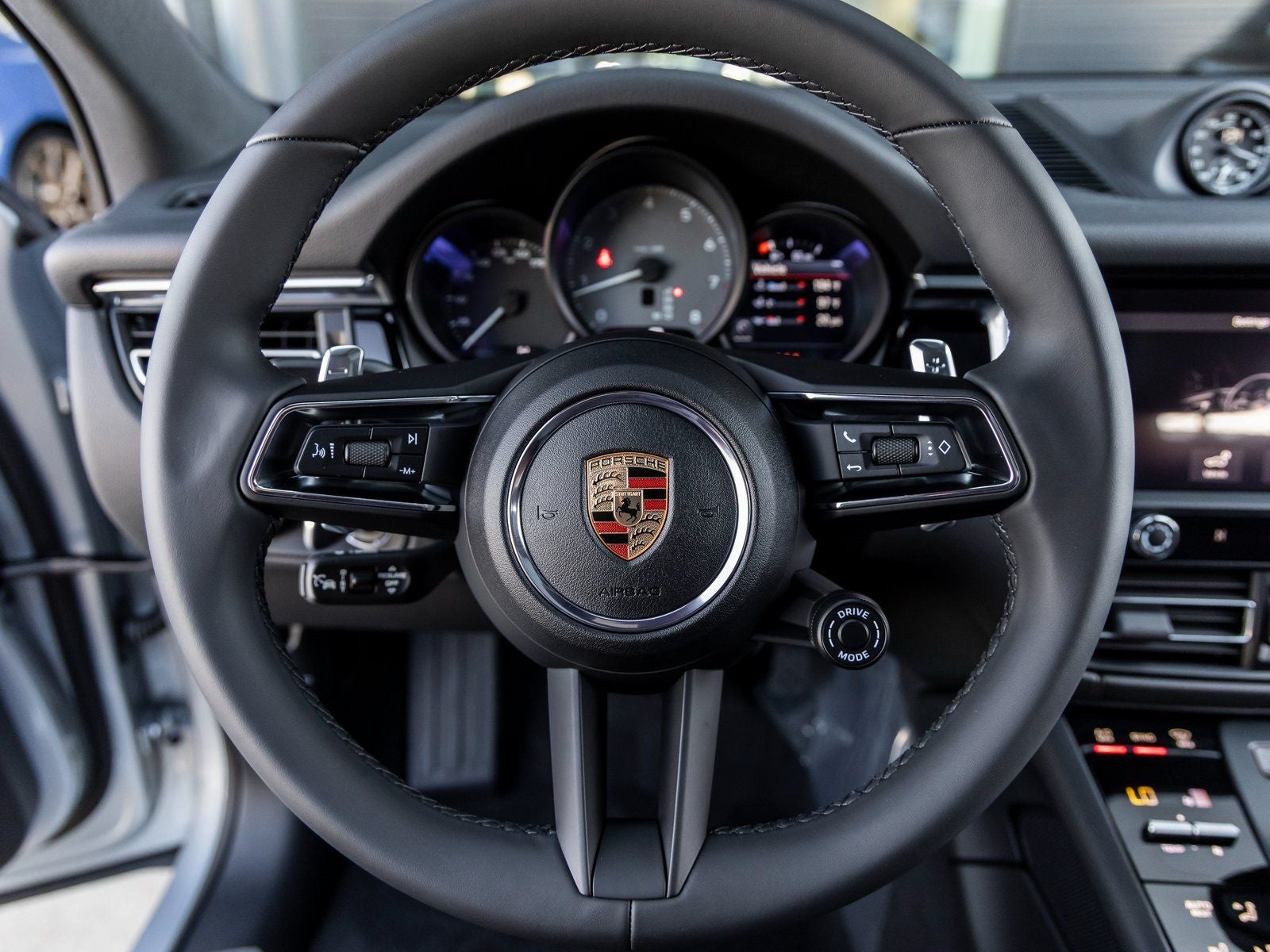 2025 Porsche Macan S