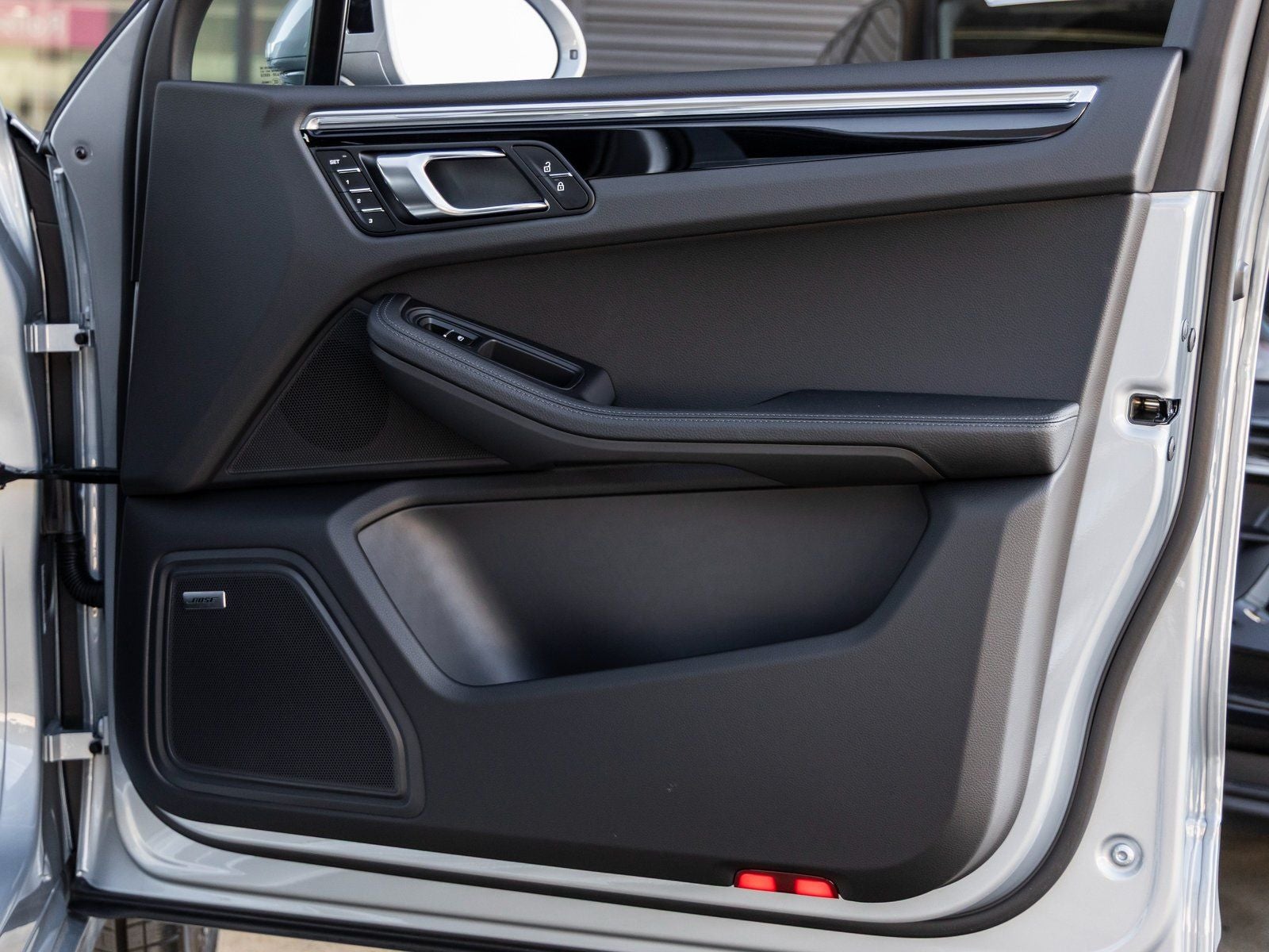 2025 Porsche Macan S