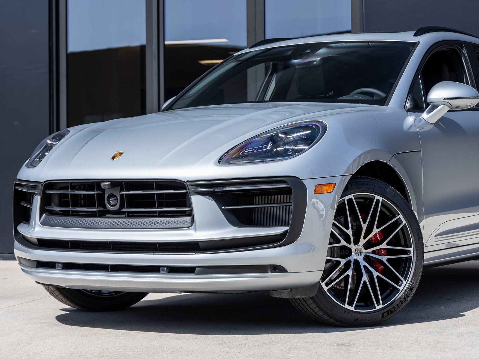 2025 Porsche Macan S