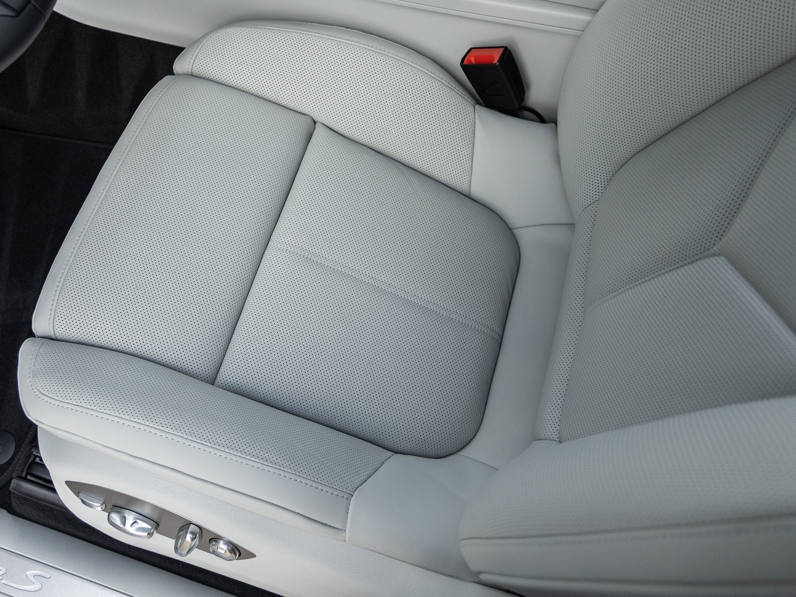 2026 Porsche Macan Macan S