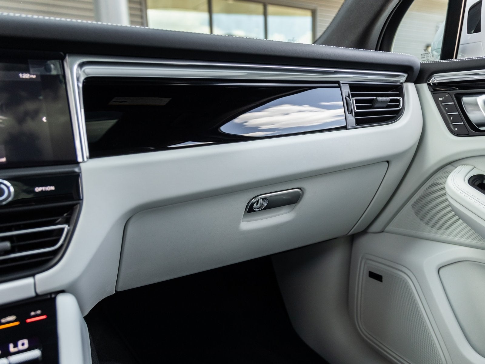 2026 Porsche Macan Macan S