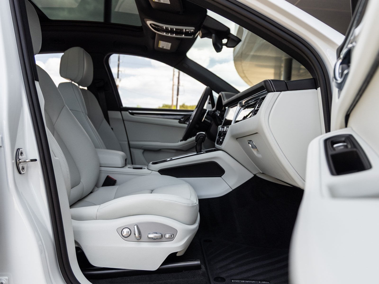 2026 Porsche Macan Macan S