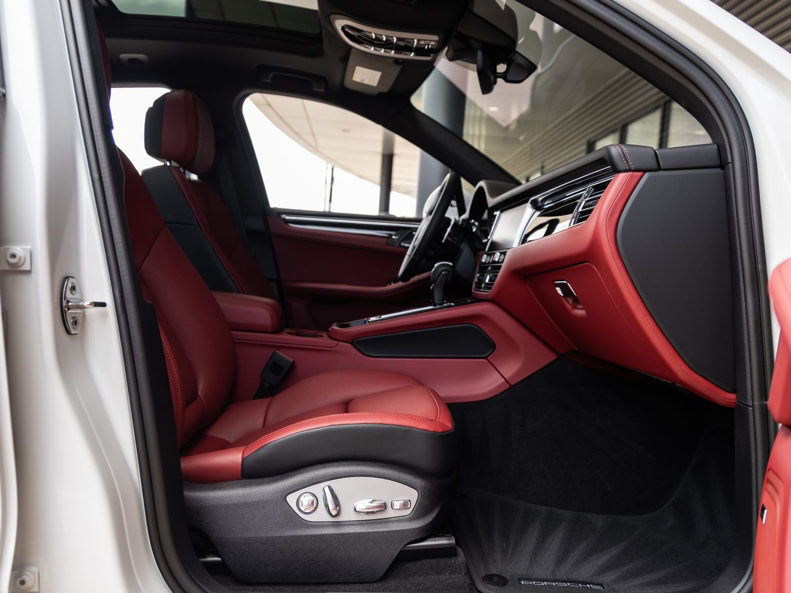 2026 Porsche Macan Macan S