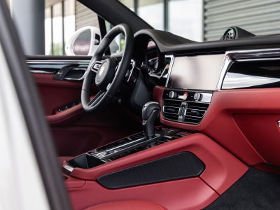 2026 Porsche Macan Macan S