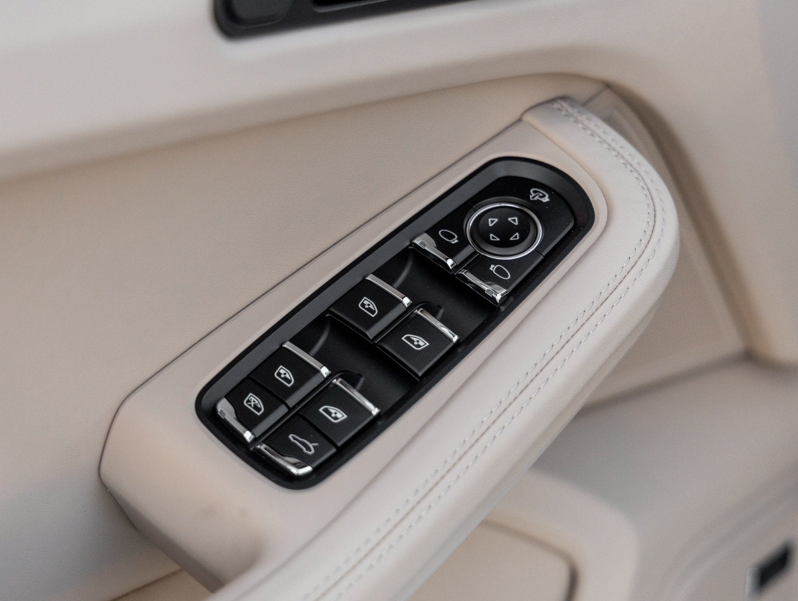 2026 Porsche Macan Macan S