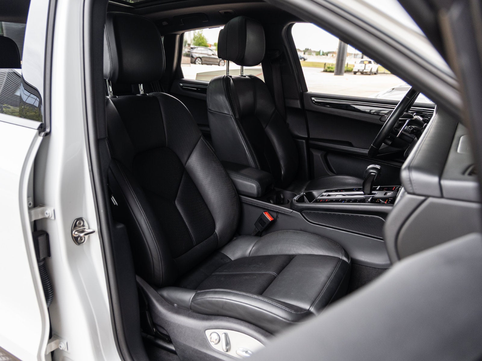 2022 Porsche Macan Macan S