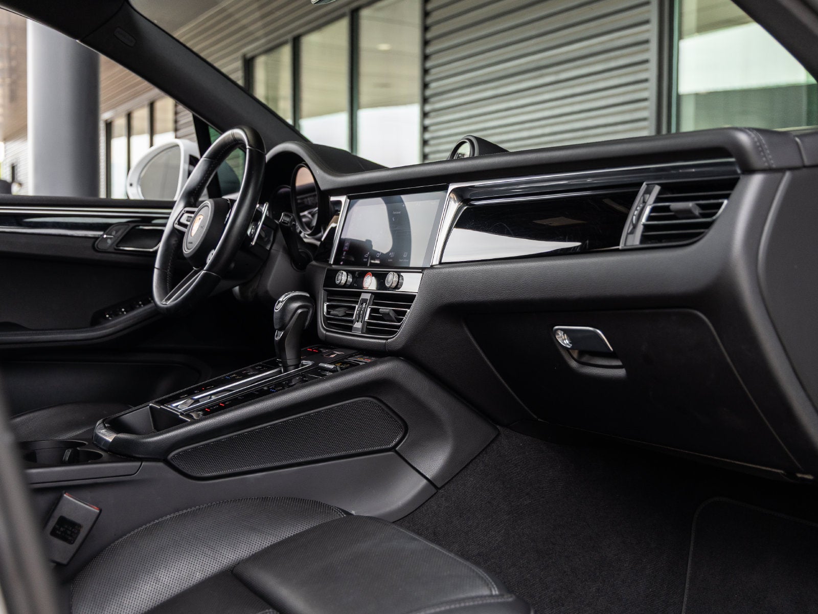 2022 Porsche Macan Macan S