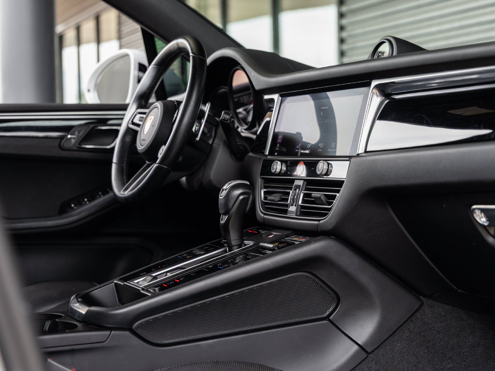 2022 Porsche Macan Macan S