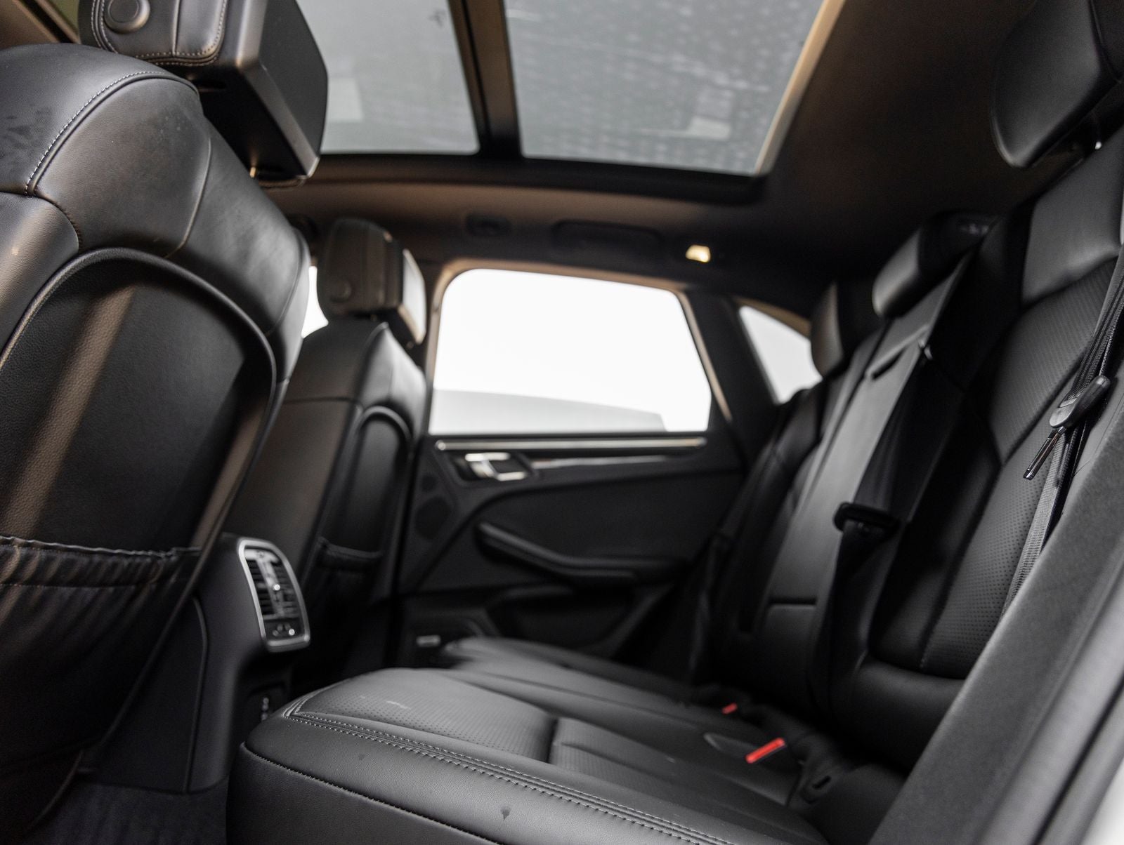 2025 Porsche Macan Macan S