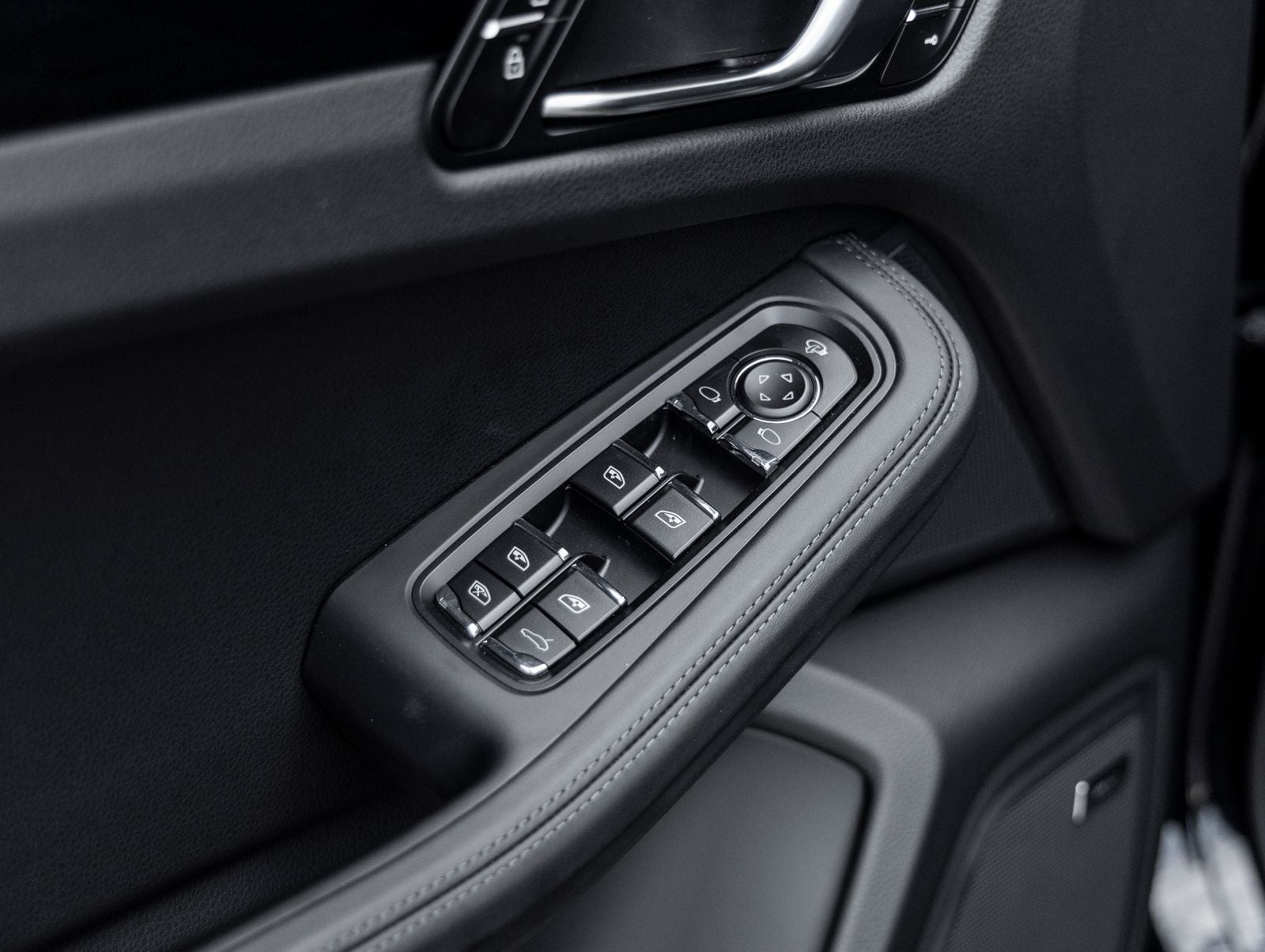 2026 Porsche Macan Macan S