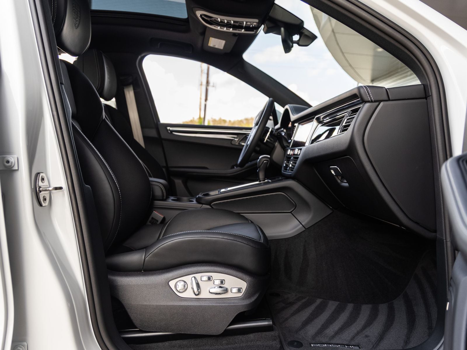 2026 Porsche Macan Macan S