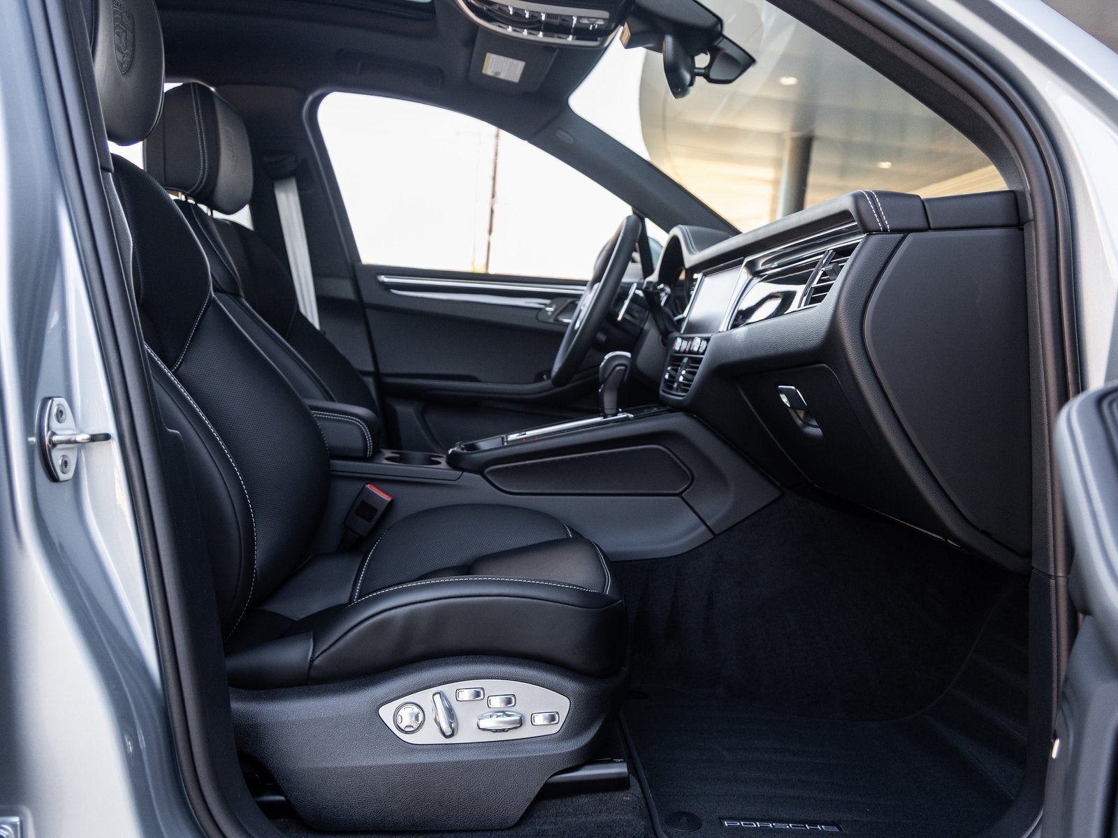 2026 Porsche Macan Macan S