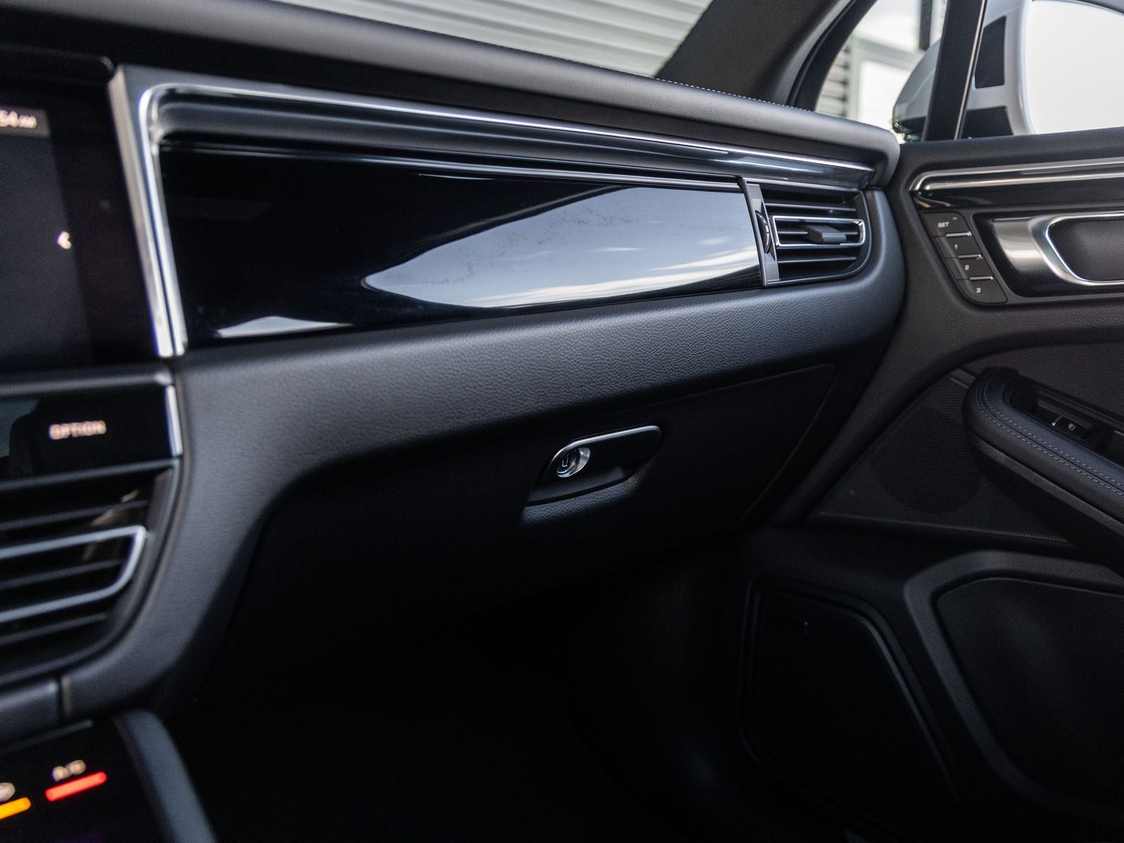 2026 Porsche Macan Macan S