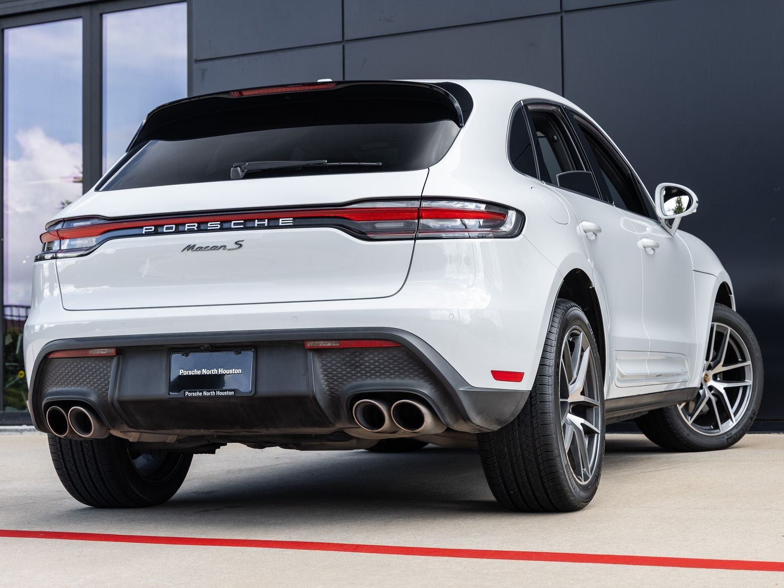 2022 Porsche Macan S