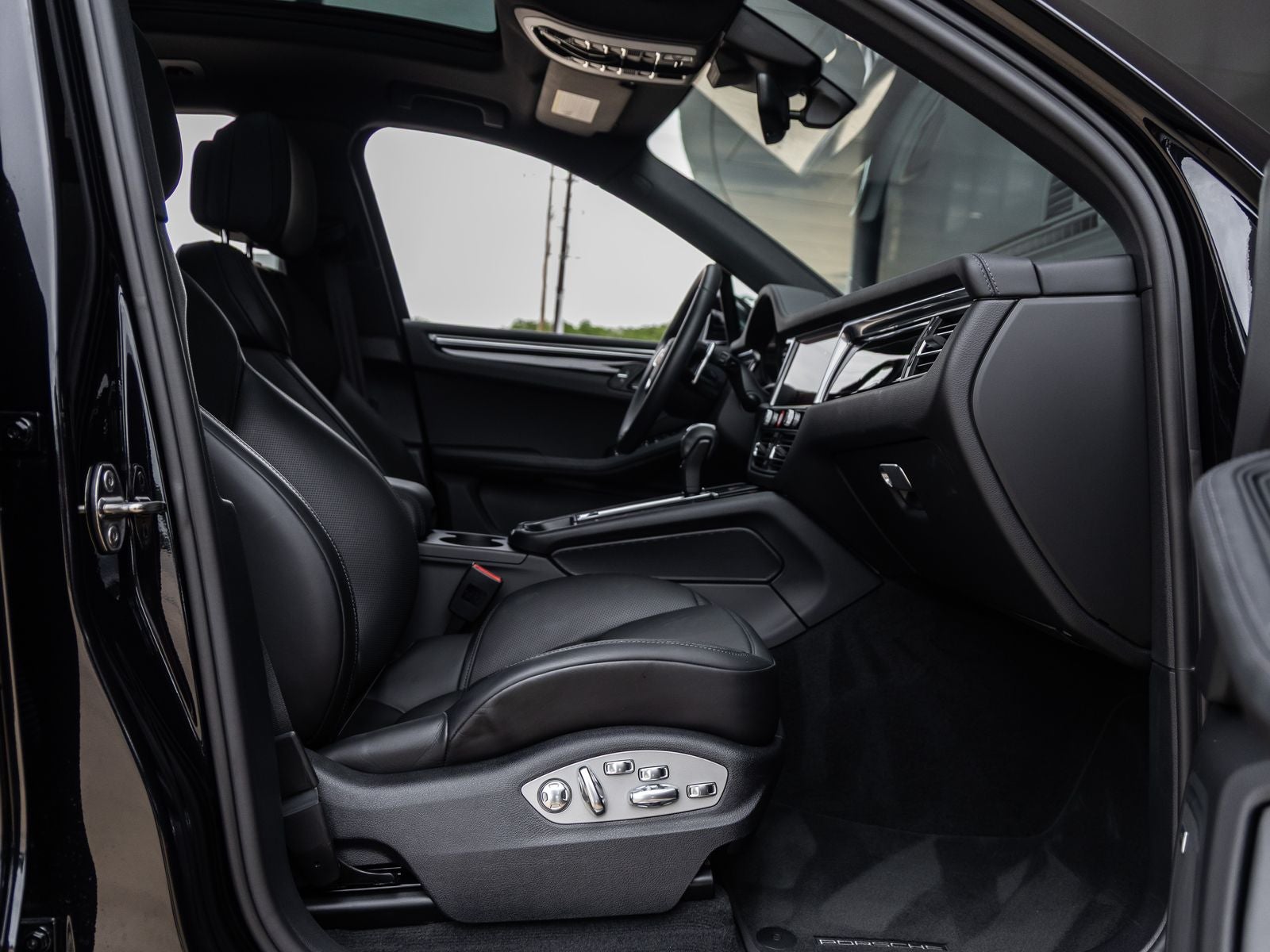 2022 Porsche Macan S