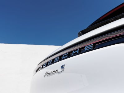 2022 Porsche Macan S
