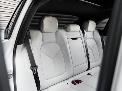 2022 Porsche Macan S