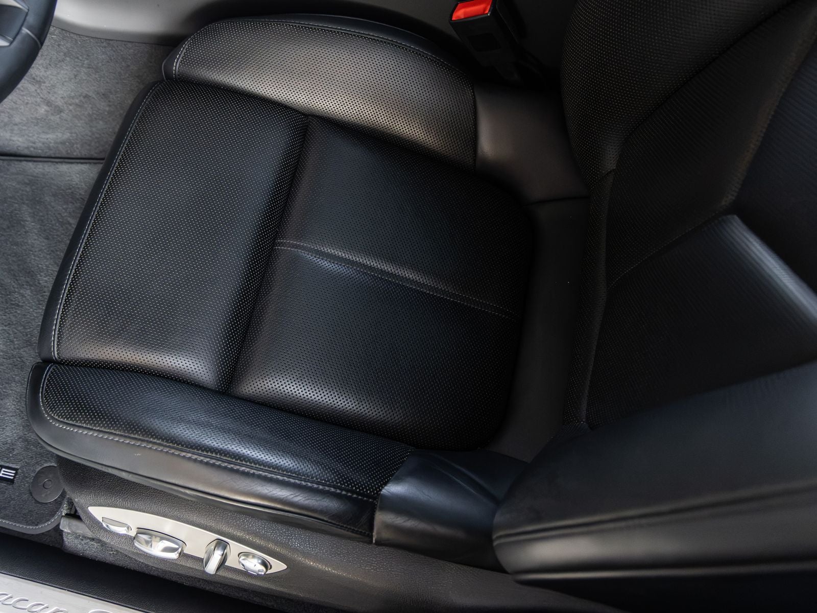2024 Porsche Macan Macan S