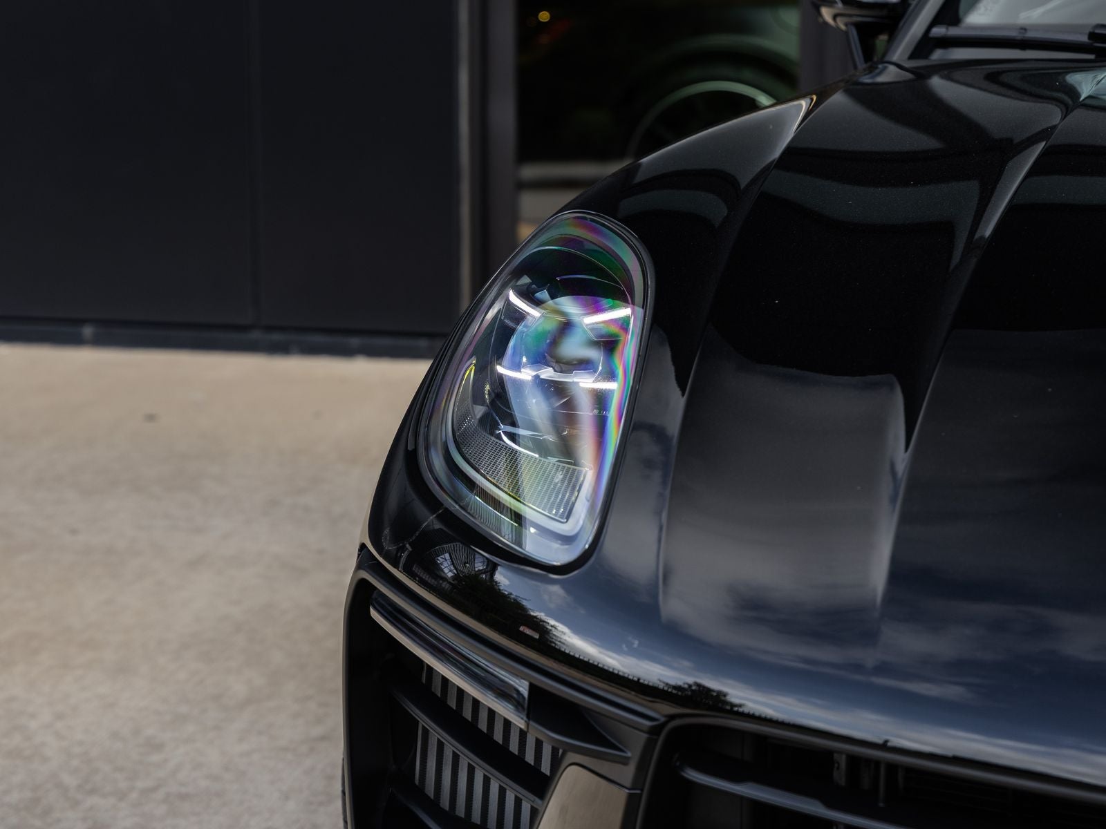2025 Porsche Macan S