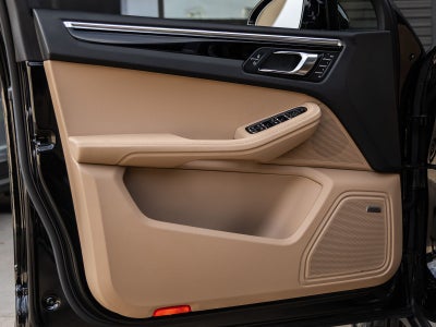 2025 Porsche Macan S