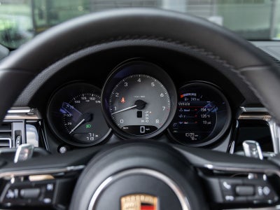 2025 Porsche Macan S