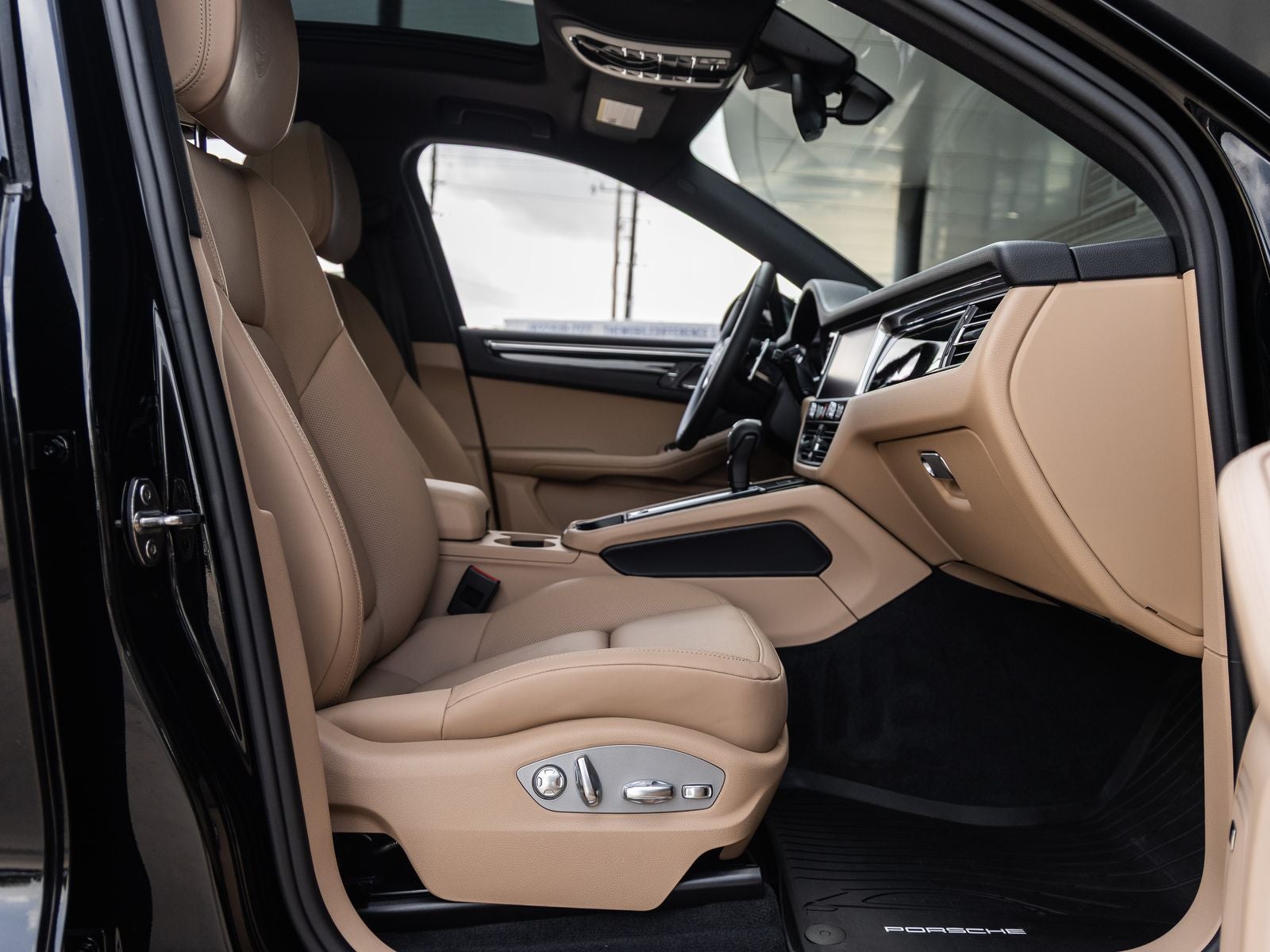 2025 Porsche Macan S