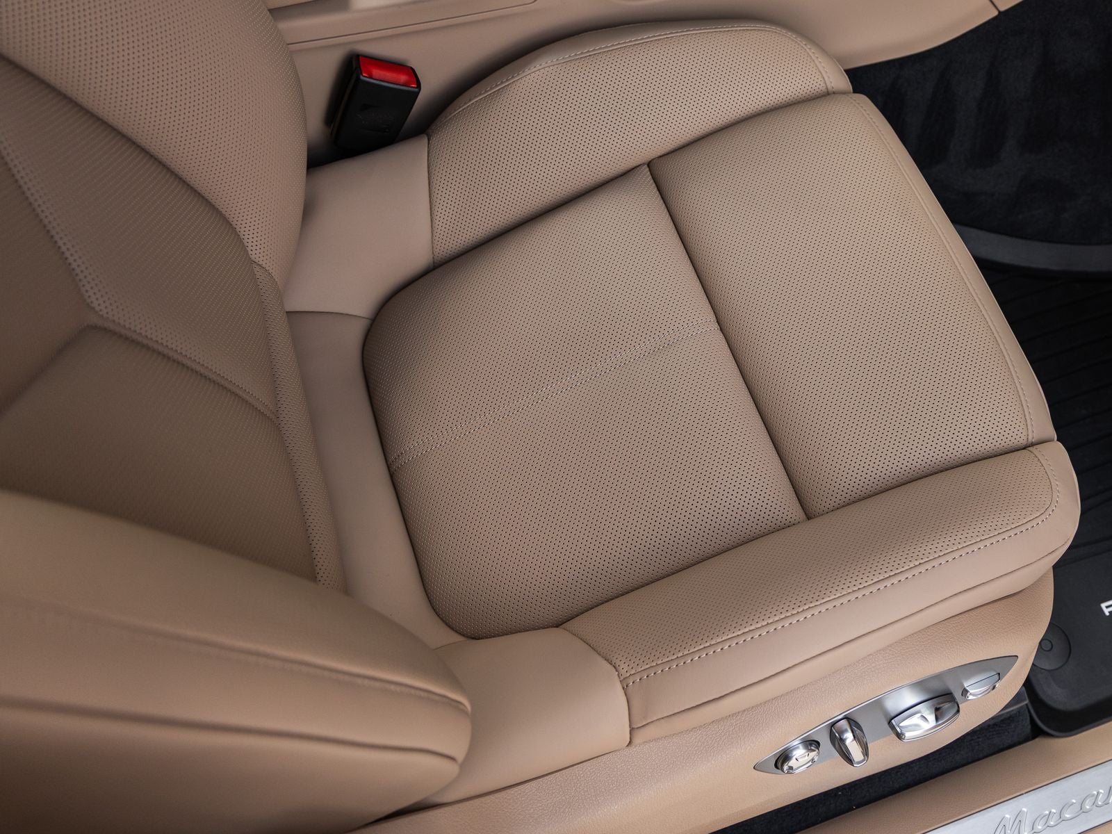 2025 Porsche Macan S