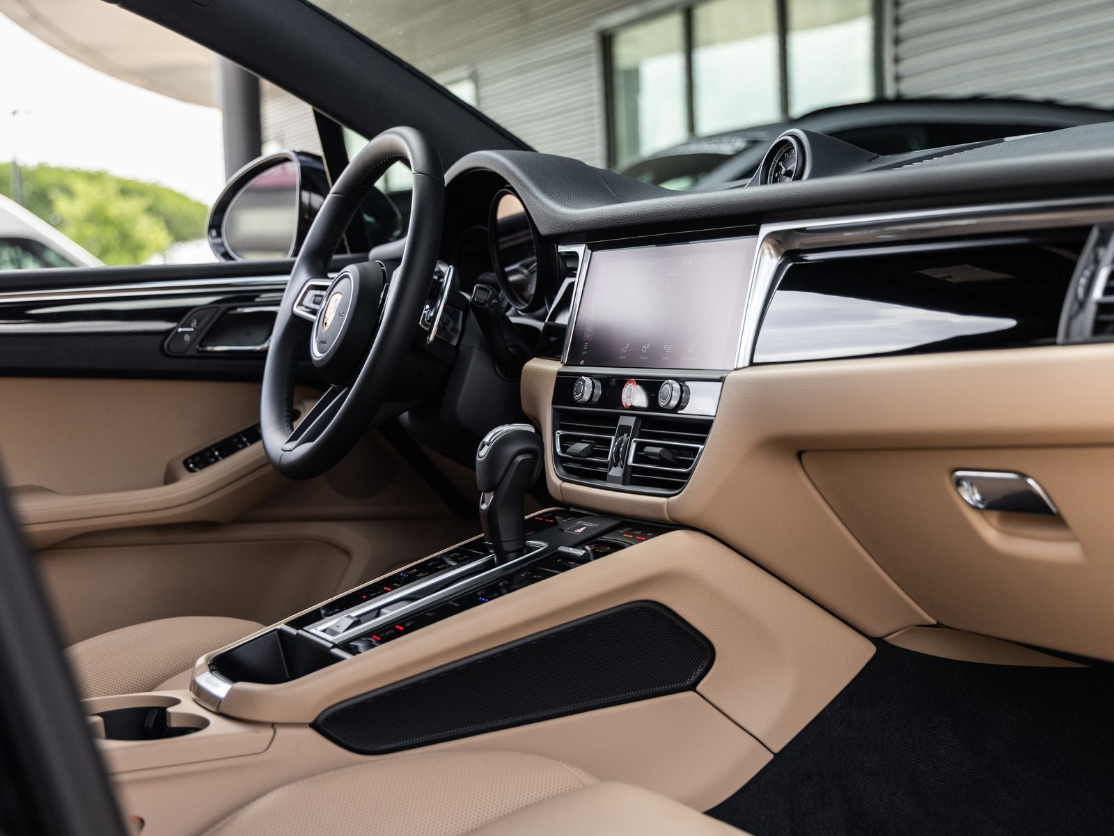 2025 Porsche Macan S